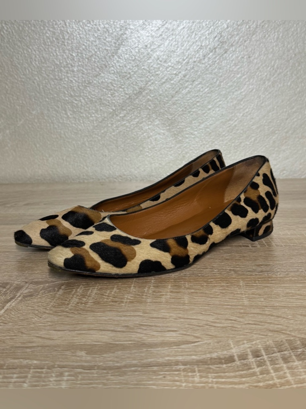 Aquatalia Penina Calf Hair Pumps Pointed Toe Shoes Size 7 - Picture 1 of 12